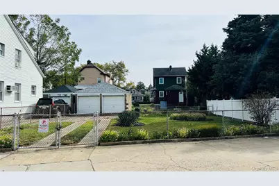 5949 58th Road, Maspeth, NY 11378 - Photo 11