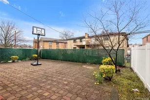 65-24 Ellwell Crescent, Rego Park, NY 11374 - Photo 25
