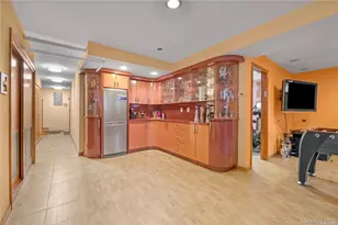 65-24 Ellwell Crescent, Rego Park, NY 11374 - Photo 23