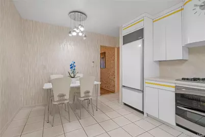 65-24 Ellwell Crescent, Rego Park, NY 11374 - Photo 11