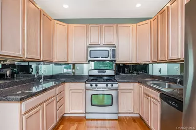 218 Kettles Lane, Medford, NY 11763 - Photo 3