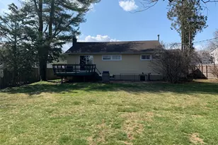 46 Alexander Dr, Syosset, NY 11791 - Photo 11