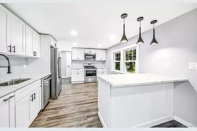 4 Oak Lane, Coram, NY 11727 - Photo 7