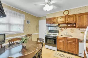 53-10 Overbrook St, Douglaston, NY 11362 - Photo 11