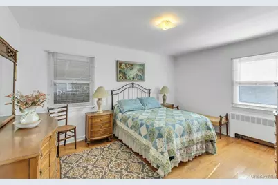 5310 Overbrook Street, Douglaston, NY 11362 - Photo 13