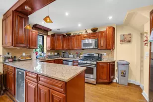 1830 Narragansett Ave, Bronx, NY 10461 - Photo 3