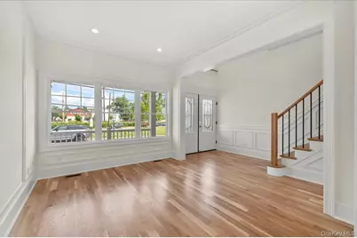51 Willis Avenue, Syosset, NY 11791 - Photo 7