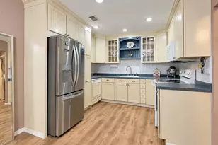 810 Woodland Ct, Coram, NY 11727 - Photo 5