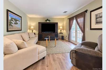 810 Woodland Court, Coram, NY 11727 - Photo 3