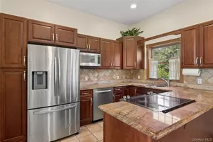 471 Southport St, Ronkonkoma, NY 11779 - Photo 9