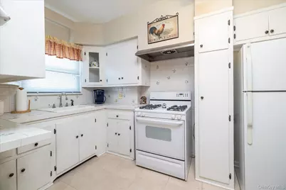 144-17 77th Avenue, Kew Gardens, NY 11367 - Photo 9