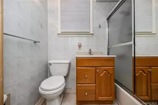 10 York Pl, Williston Park, NY 11596 - Photo 13