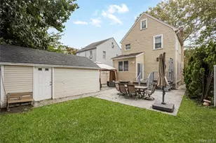 10 York Pl, Williston Park, NY 11596 - Photo 21