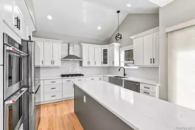 11 2nd Street, Glenwood Landing, NY 11547 - Photo 5