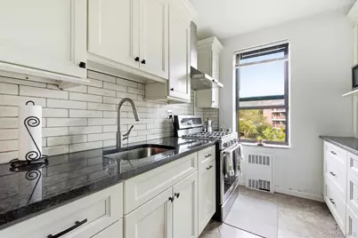 71-11 Yellowstone Boulevard #4M, Forest Hills, NY 11375 - Photo 13