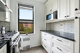 71-11 Yellowstone Blvd, Forest Hills, NY 11375 - Photo 11