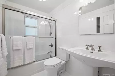 159 Wykagyl Terrace, New Rochelle, NY 10804 - Photo 15