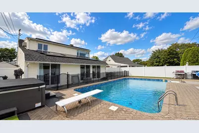 271 Twin Lane E, Wantagh, NY 11793 - Photo 25
