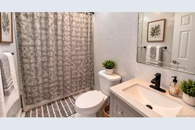 271 Twin Lane E, Wantagh, NY 11793 - Photo 23