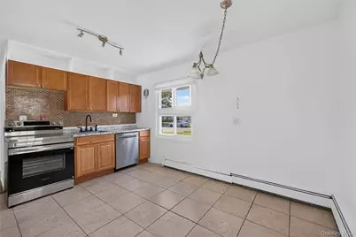17 Berry Lane, Hicksville, NY 11801 - Photo 9