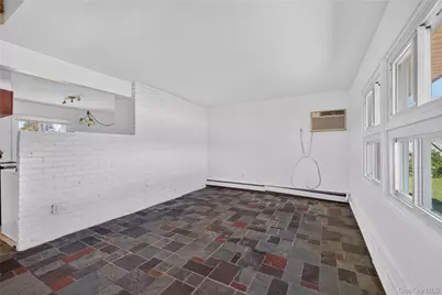 17 Berry Lane, Hicksville, NY 11801 - Photo 15