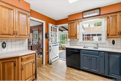 3075 Wilson Avenue, Wantagh, NY 11793 - Photo 17