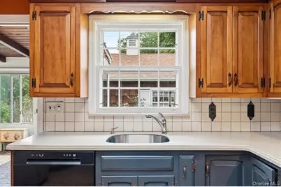 3075 Wilson Avenue, Wantagh, NY 11793 - Photo 19