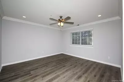 152 Lake Pointe Court #152, Middle Island, NY 11953 - Photo 5