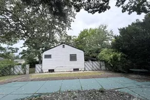1209 Udall Rd, Bay Shore, NY 11706 - Photo 5