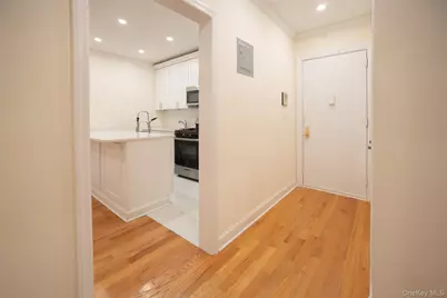 83-52 Talbot Street #3E, Kew Gardens, NY 11415 - Photo 3