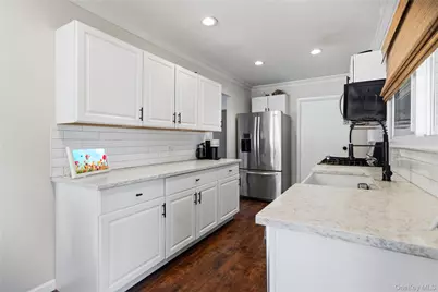 162 Carlls Path, Deer Park, NY 11729 - Photo 11