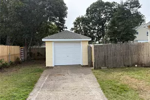 34 S 5th Ave, Brentwood, NY 11717 - Photo 3