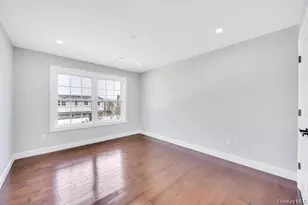 71 Cedar St, Hicksville, NY 11801 - Photo 19