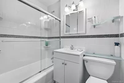 60 Knolls Crescent #10L, Bronx, NY 10463 - Photo 15