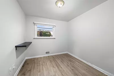 492 Connetquot Avenue, Islip Terrace, NY 11752 - Photo 13