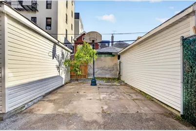 4084 Denman Street, Elmhurst, NY 11373 - Photo 27