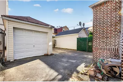 4084 Denman Street, Elmhurst, NY 11373 - Photo 29