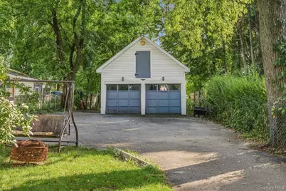 209 Gidney Avenue, Newburgh, NY 12550 - Photo 23