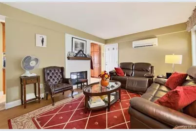 35 Hedge Lane, Westbury, NY 11590 - Photo 3