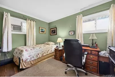 35 Hedge Lane, Westbury, NY 11590 - Photo 9