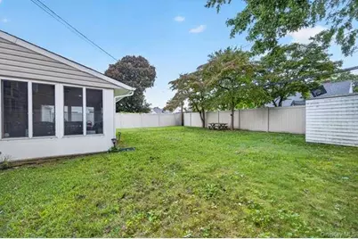 35 Hedge Lane, Westbury, NY 11590 - Photo 17