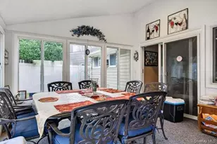 35 Hedge Ln, Westbury, NY 11590 - Photo 13