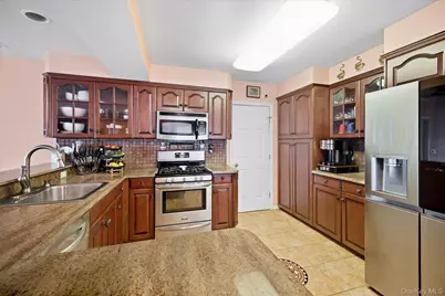 11 W 2nd Street, Freeport, NY 11520 - Photo 7