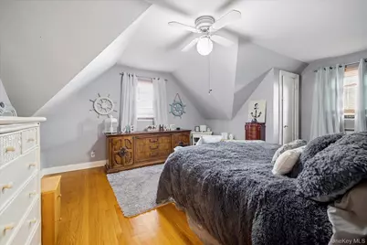 11 W 2nd Street, Freeport, NY 11520 - Photo 21