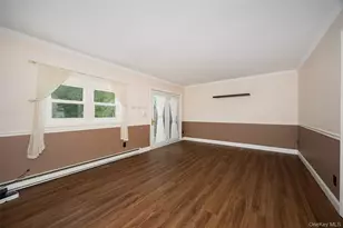 8 Boxwood Ct, Poughkeepsie, NY 12601 - Photo 9