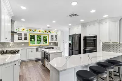 5 Corwin Court, Dix Hills, NY 11746 - Photo 11