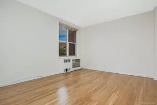 18-40 211th St, Bayside, NY 11360 - Photo 15