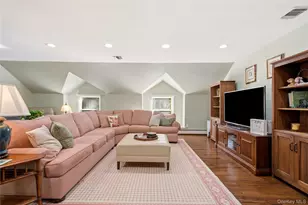 14 Sherwood Gate, Oyster Bay, NY 11771 - Photo 27