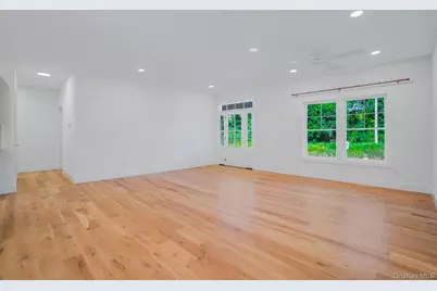 153 S Quaker Lane, Hyde Park, NY 12538 - Photo 7