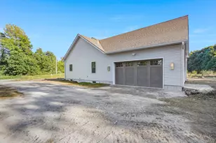 153 S Quaker Ln, Hyde Park, NY 12538 - Photo 29